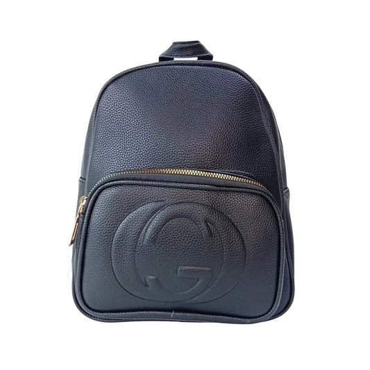 Zaino Gucci in pelle nera con logo embossed e zip dorate, borsa elegante donna