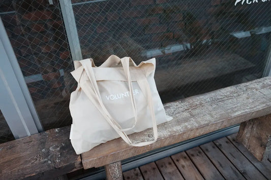Borsa tote beige con ricamo volunteer, stile donna bags prezzi accessibili