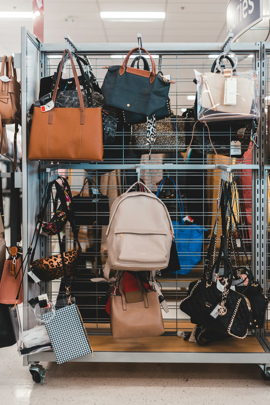 Unveiling the 2025 Chic: Your Guide to the Borse Quadrate Rigide Trend - Stile Donna Bags