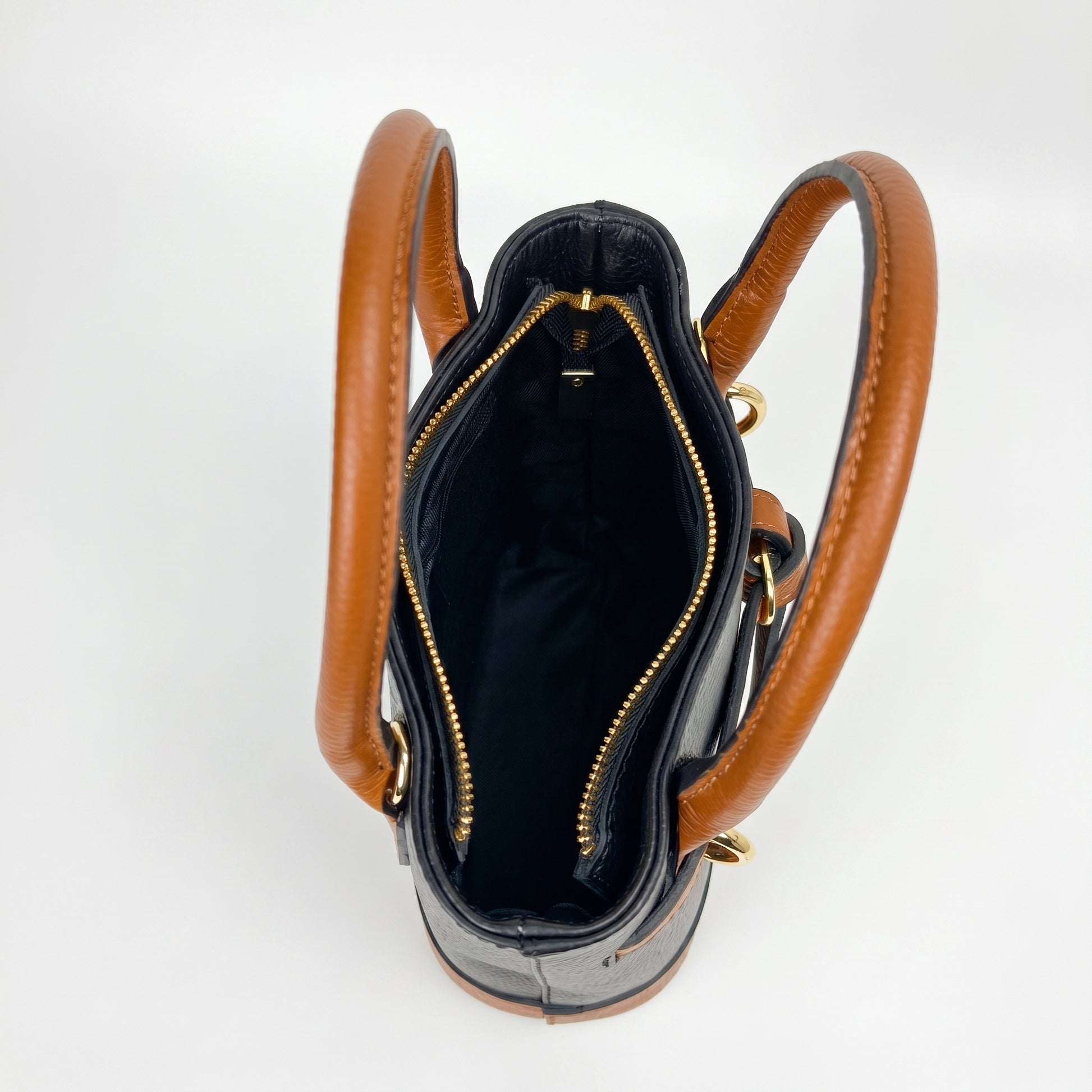 Bucky borsa vera pelle nera con tracolla regolabile – interno e tasche