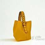 Borsa Secchiello con Manico Intrecciato in Ecopelle e Fodera con Tasche - Stile Donna Bags