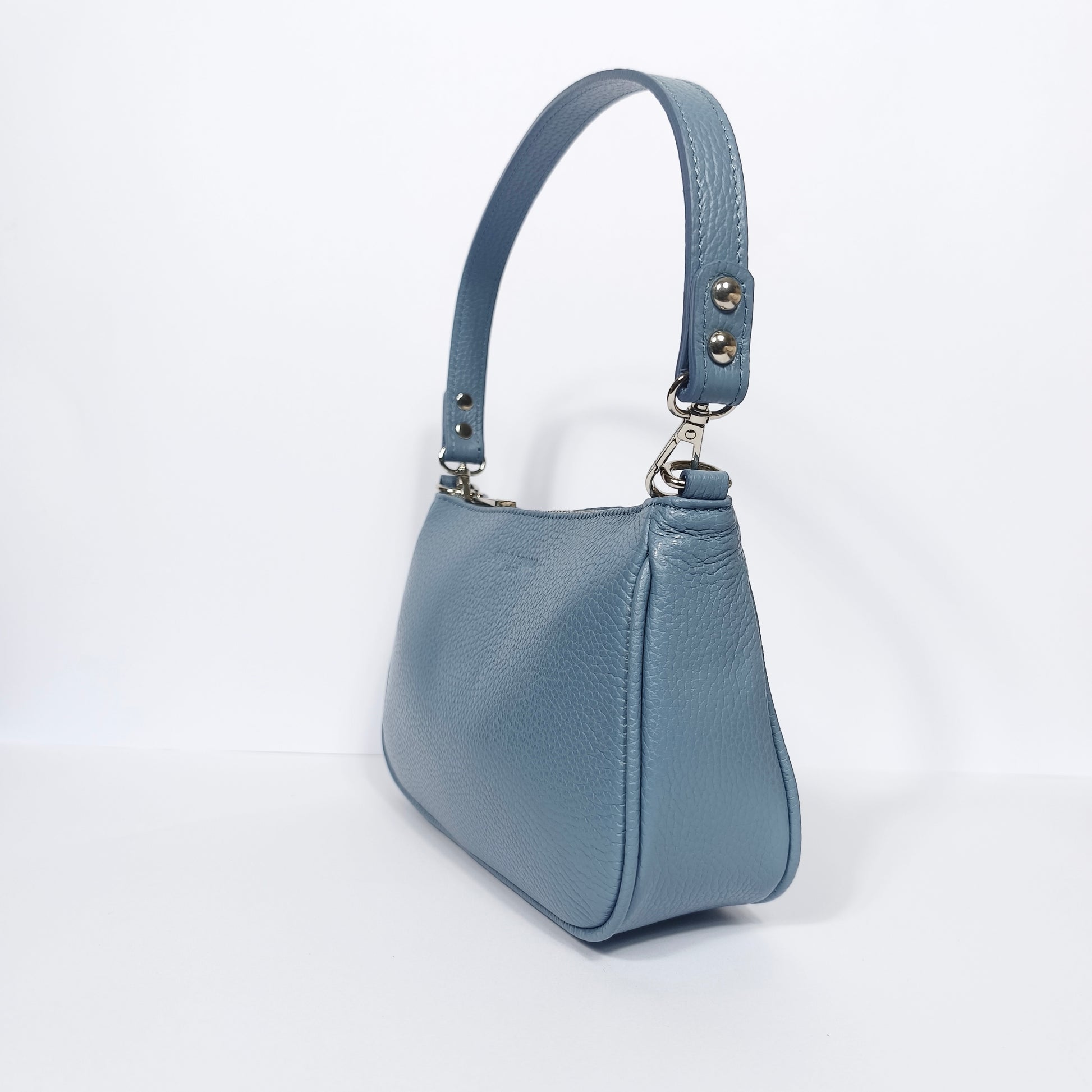 Camilla borsa a tracolla vera pelle made in Italy blu donna – borsa indossata