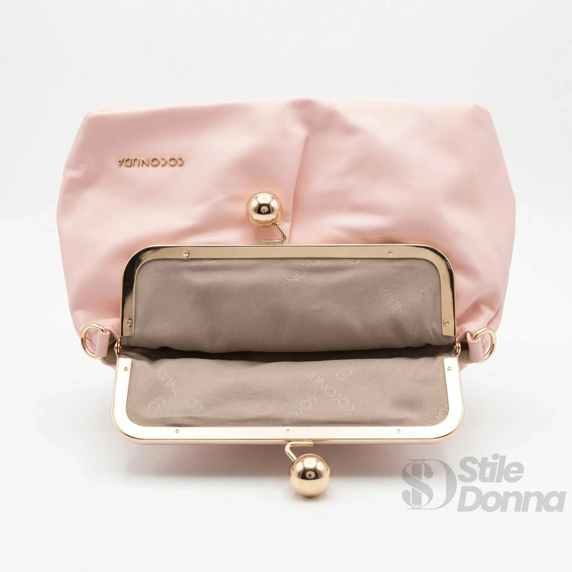 Coconuda pochette ecopelle morbida con chiusura a scatto – dettaglio chiusura