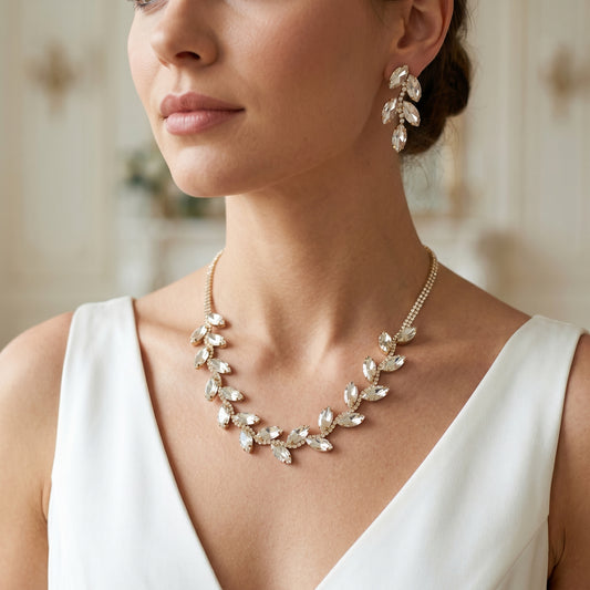 Stile Donna set collana e orecchini foglia d'oro con cristalli brillanti – vista frontale