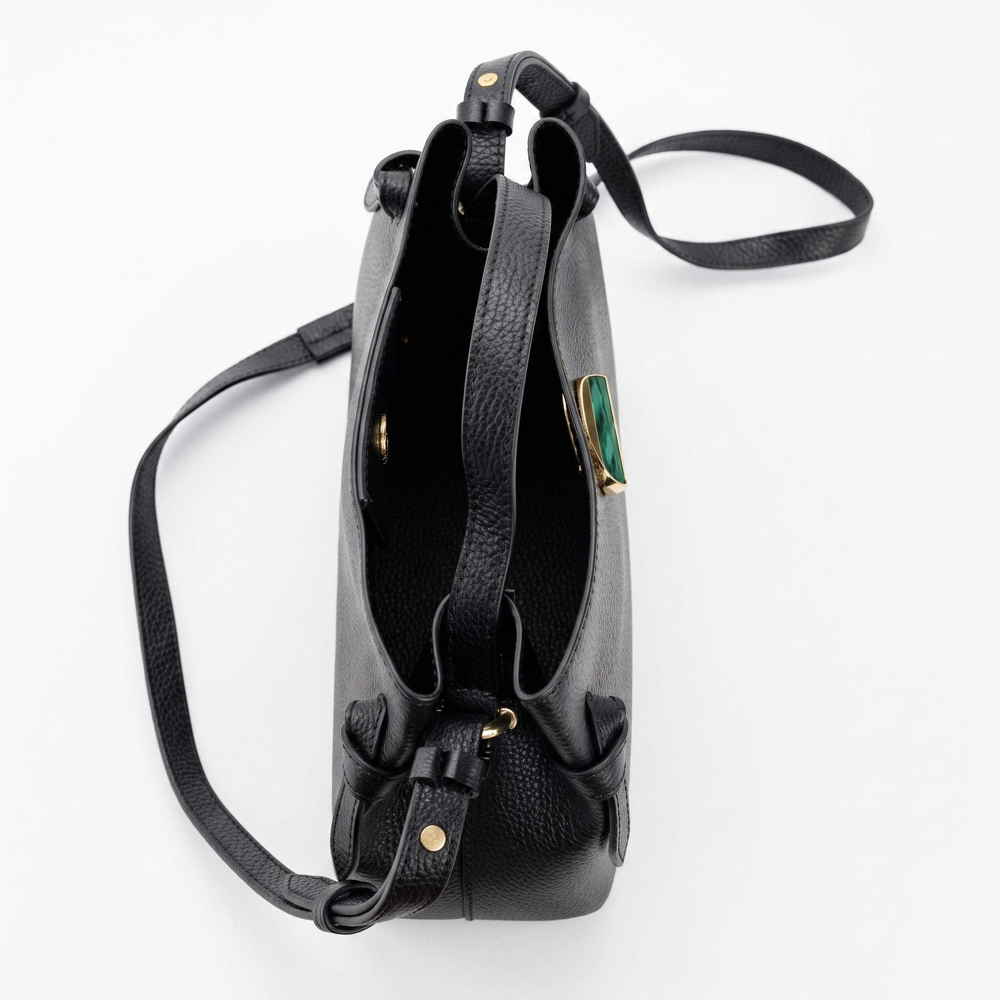Livia Tasche aus echtem, genarbtem schwarzem Leder mit Malachit-Scheibenverschluss