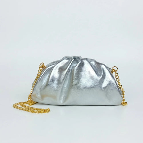 Clutch Metallizzata In Vera Pelle Con Catena Dorata | Vista frontale | vera pelle | Argento