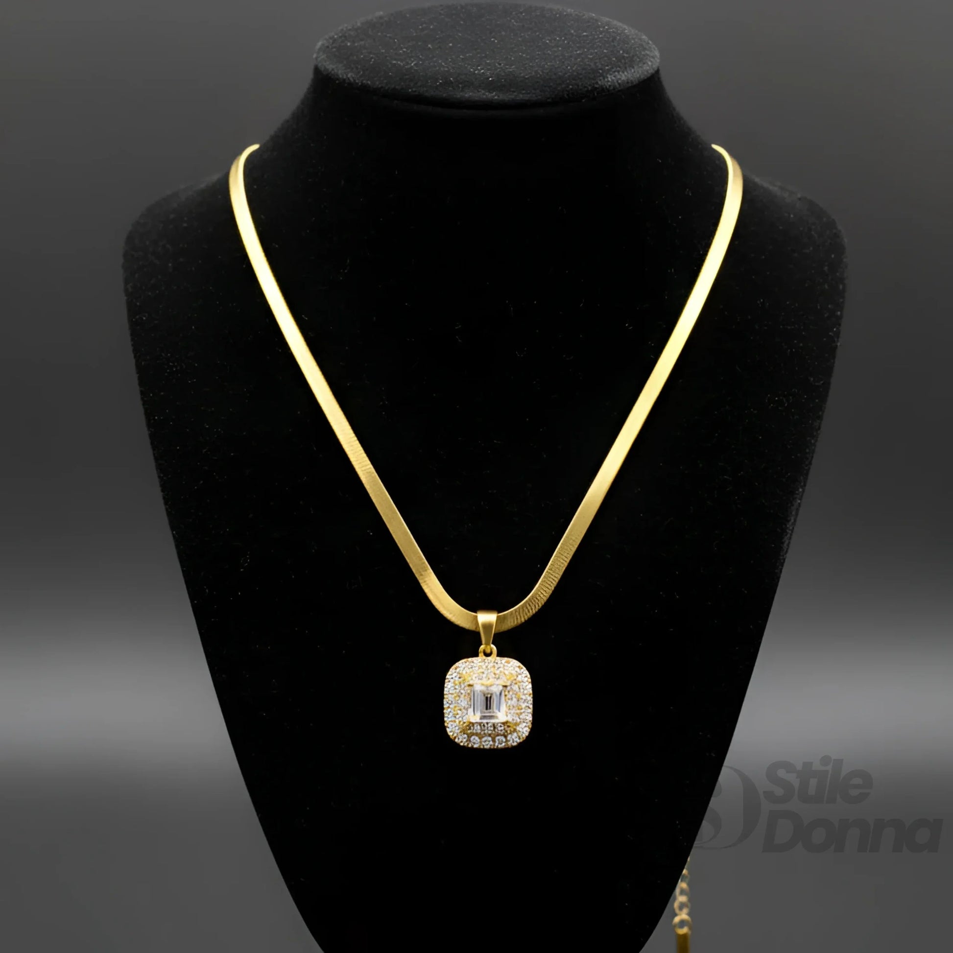 collana-con-pendente-iniziale-herringbone-in-oro-catena-serpente-337 - Stile Donna Bags