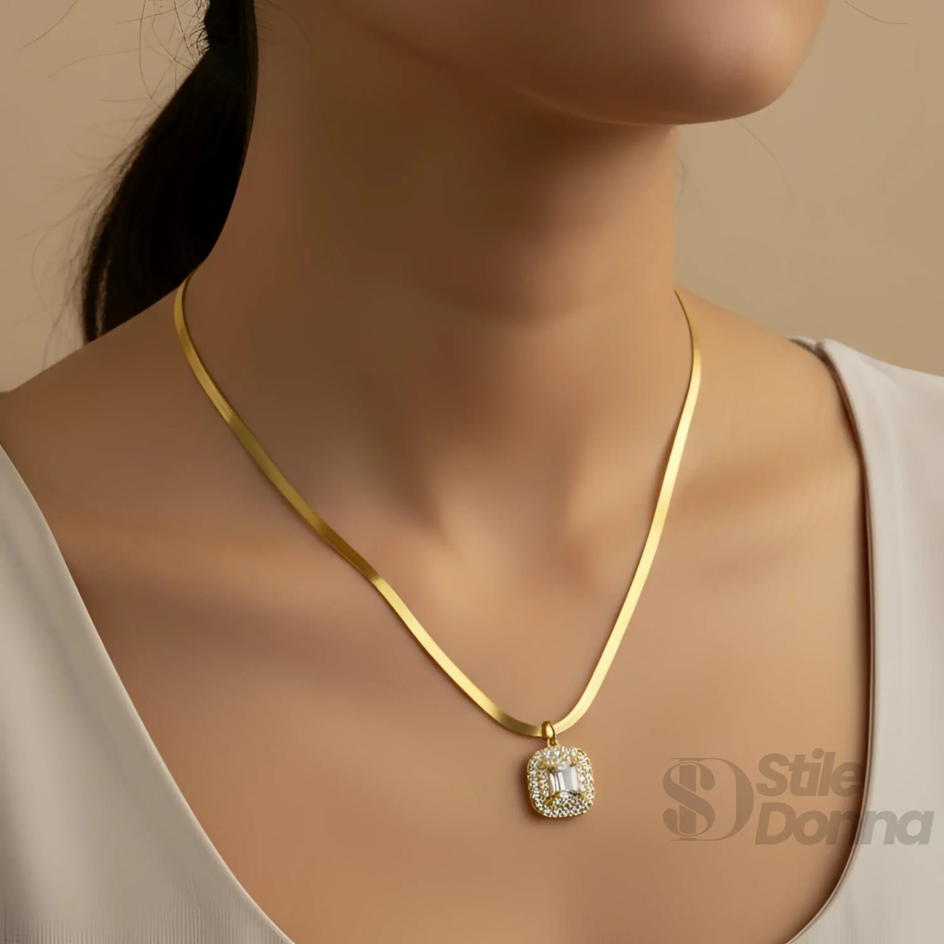 collana-con-pendente-iniziale-herringbone-in-oro-catena-serpente-706 - Stile Donna Bags