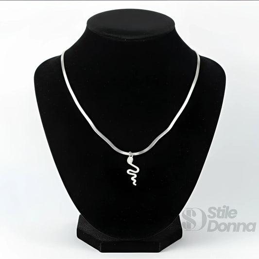 collana-minimalista-con-ciondolo-serpente-di-cristallo-dargento-233 - Stile Donna Bags
