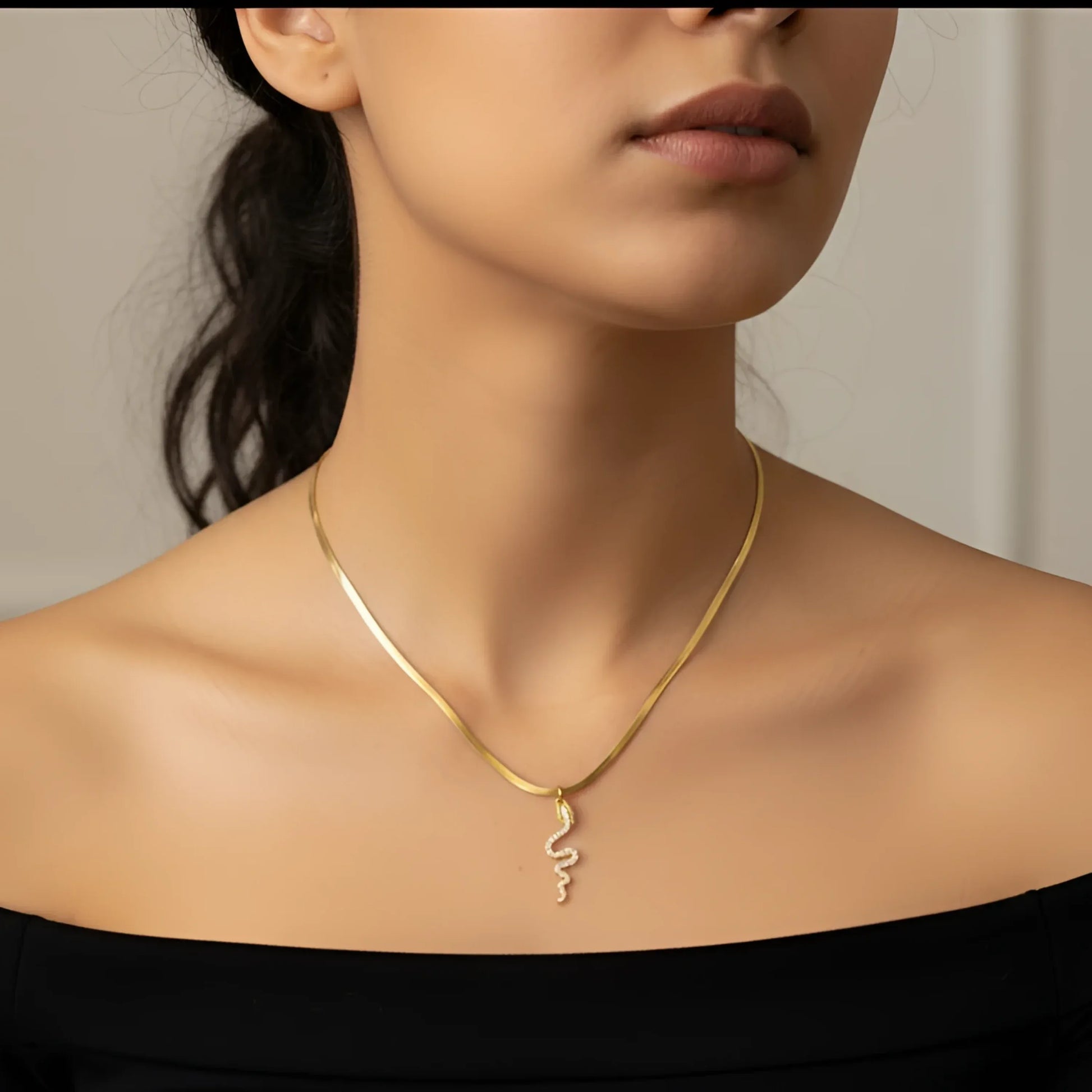 Collana Minimalista Con Ciondolo Serpente In Cristallo Ar… | Vista frontale | Oro