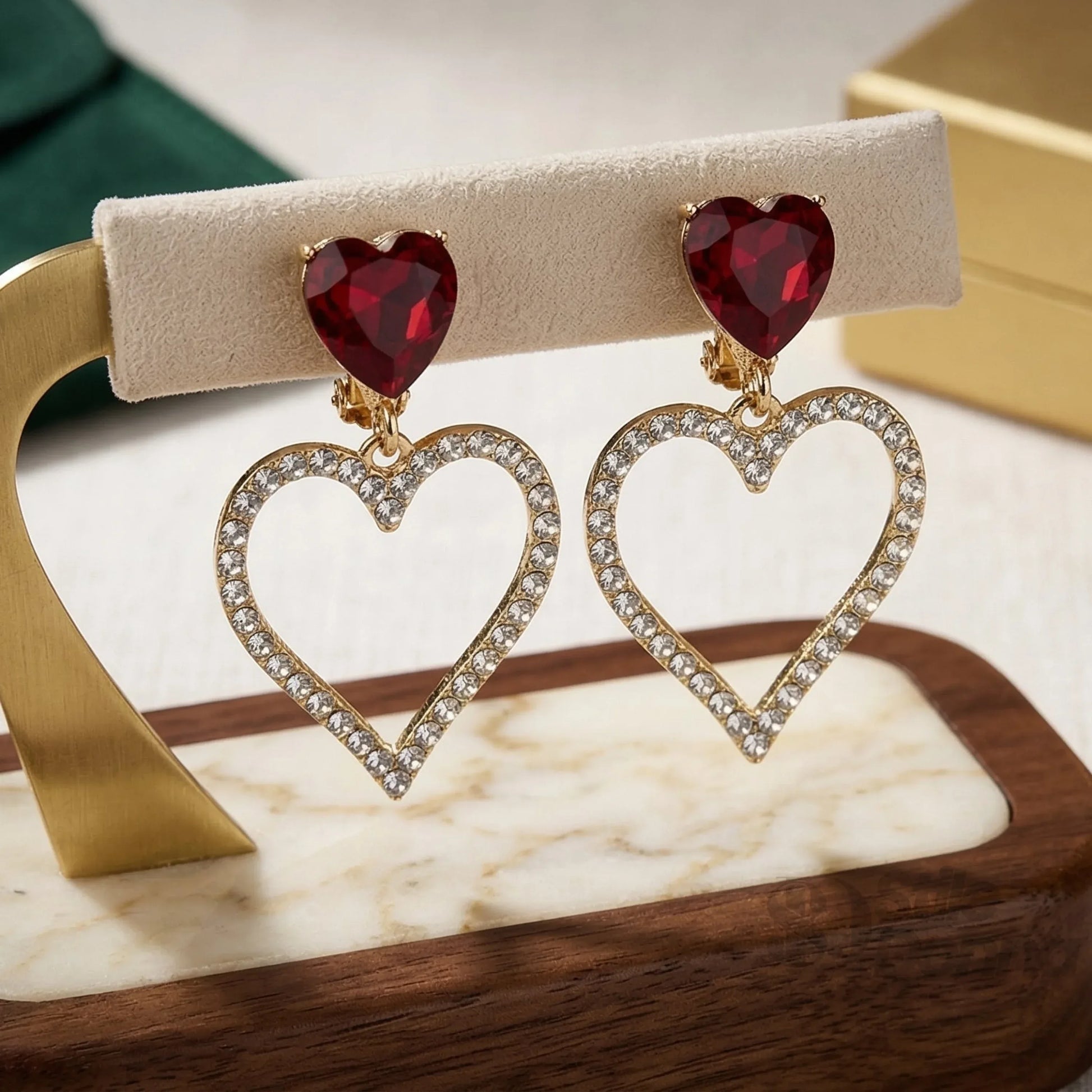 Orecchini Con Perno A Cuore Di Cristallo Rosso E Oro, Cuo… | Vista laterale | Rosso
