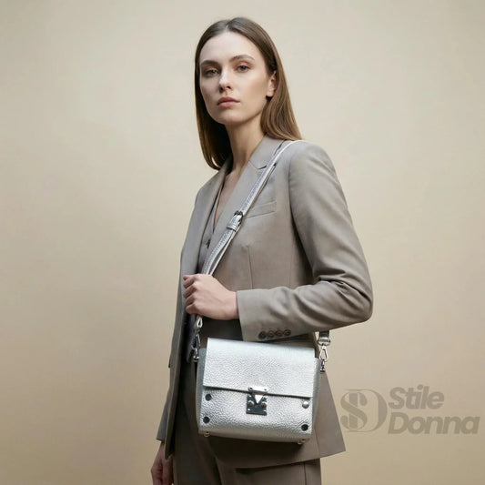 pochette-a-tracolla-con-finiture-argento-borsa-pelle-287 - Stile Donna Bags