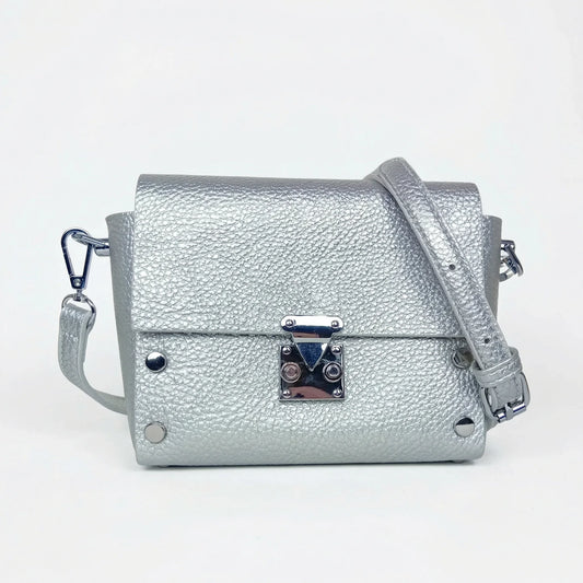 pochette-a-tracolla-con-finiture-argento-borsa-pelle_202603291550 - Stile Donna Bags