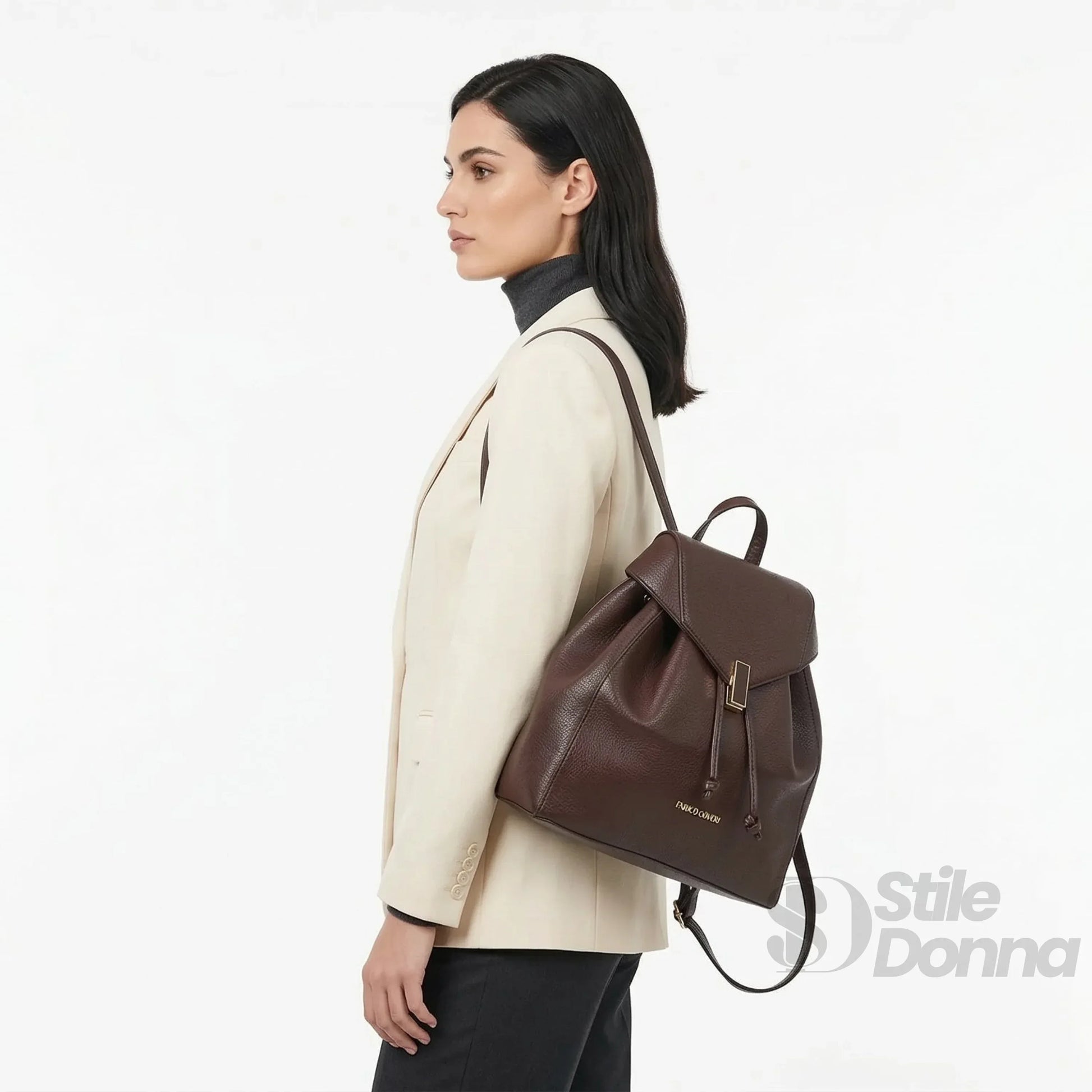 Zaino In Pelle Marrone Con Finiture Dorate | Dettaglio esterno | ecopelle | Marrone